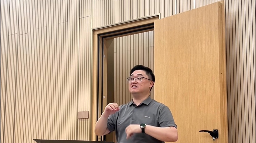 声乐老师说别用嗓怎么办？