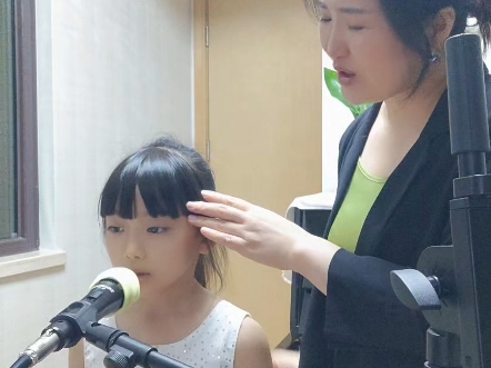 努力的子涵宝贝学新歌了