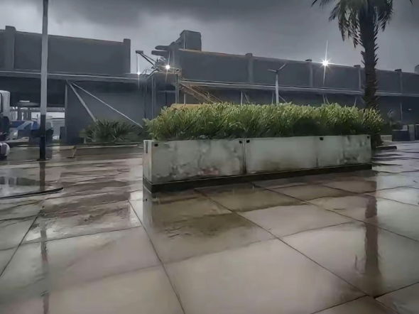 下雨了啊