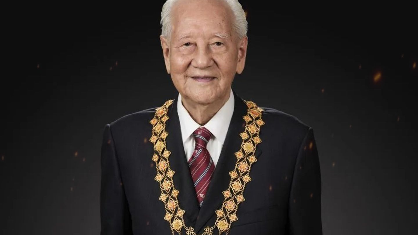 送别黄旭华院士：以生命铸剑，以忠诚报国。“此生属于祖国，此生属