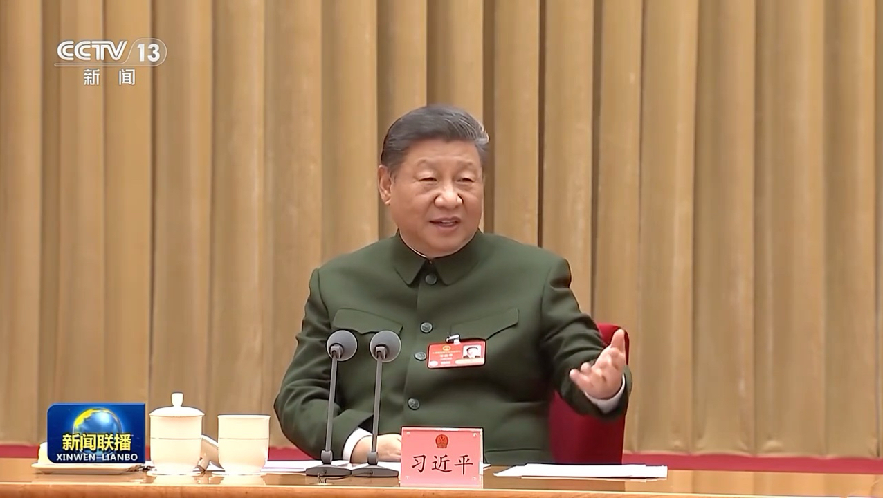 习近平在出席解放军和武警部队代表团全体会议时强调 落实高