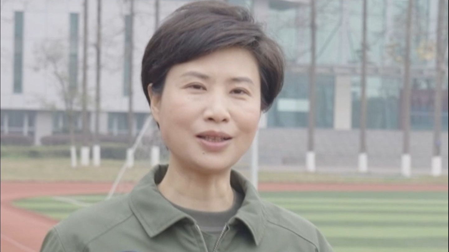 两会特辑《快问快答：特级飞行员陈金兰》