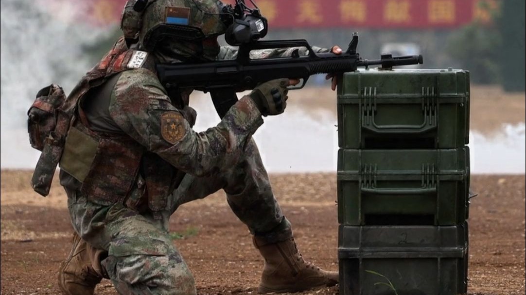 超燃!直击空降兵新兵开训现场! 超燃!直击空降兵新兵开训现场!