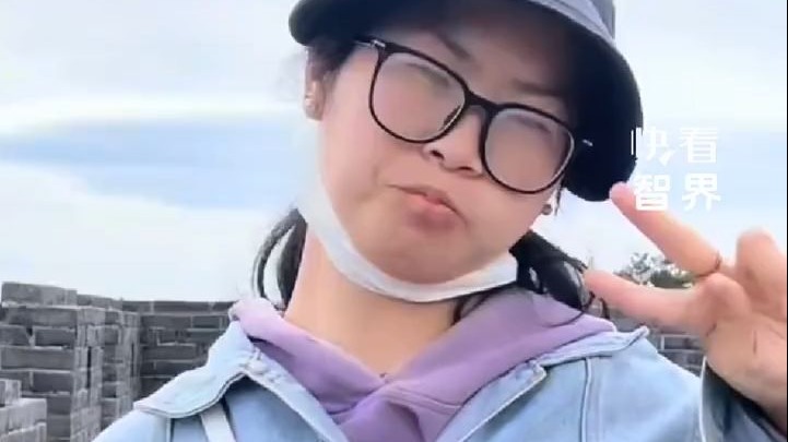 先天性脑瘫，被父母放弃，“00后”女孩靠向阳而生的坚强，完成自我