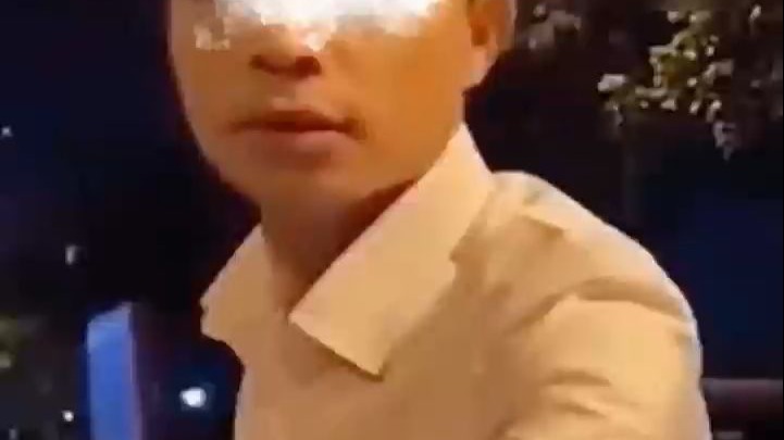 丈夫每个月回家一次，给妻子三万块钱后就走，妻子：完全感受不到婚