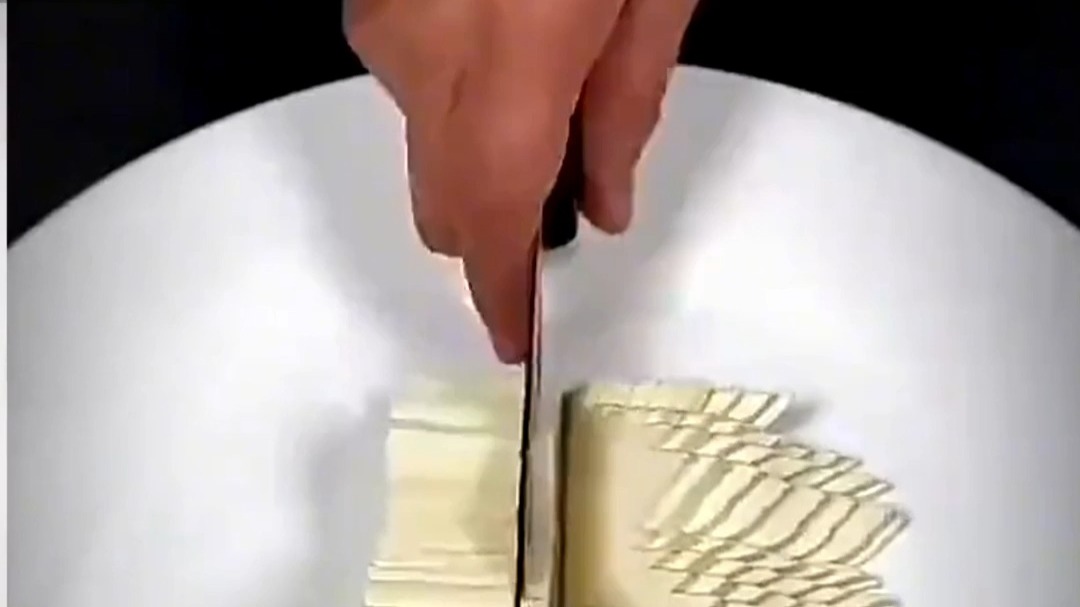 把皮蛋豆腐做成吃不起的样子 摆盘是个技术活