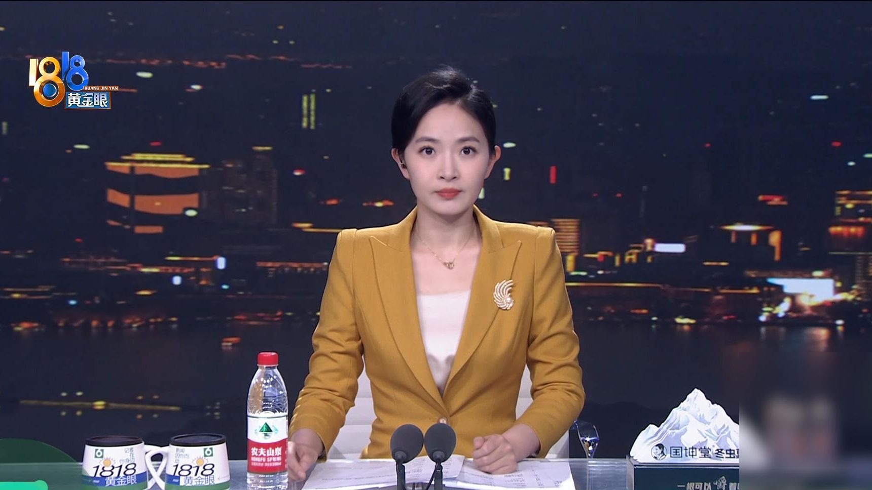 1818黄金眼完整版20250323：为减肥饭后散步，路灯暗掉进窖井；想节