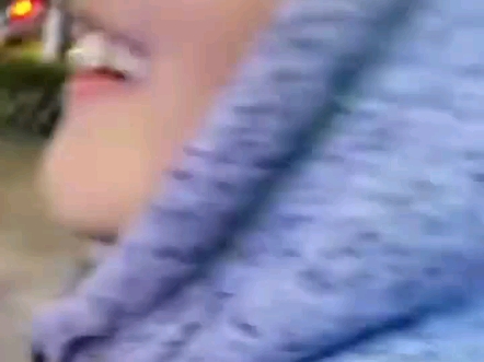 女儿听到成绩后崩溃大哭 听到排名后又破涕而笑