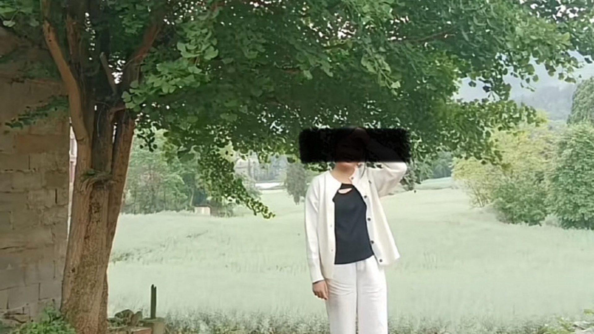 云南曲靖一男生送同班女生回家途中将其杀害，当地警方介入，家属