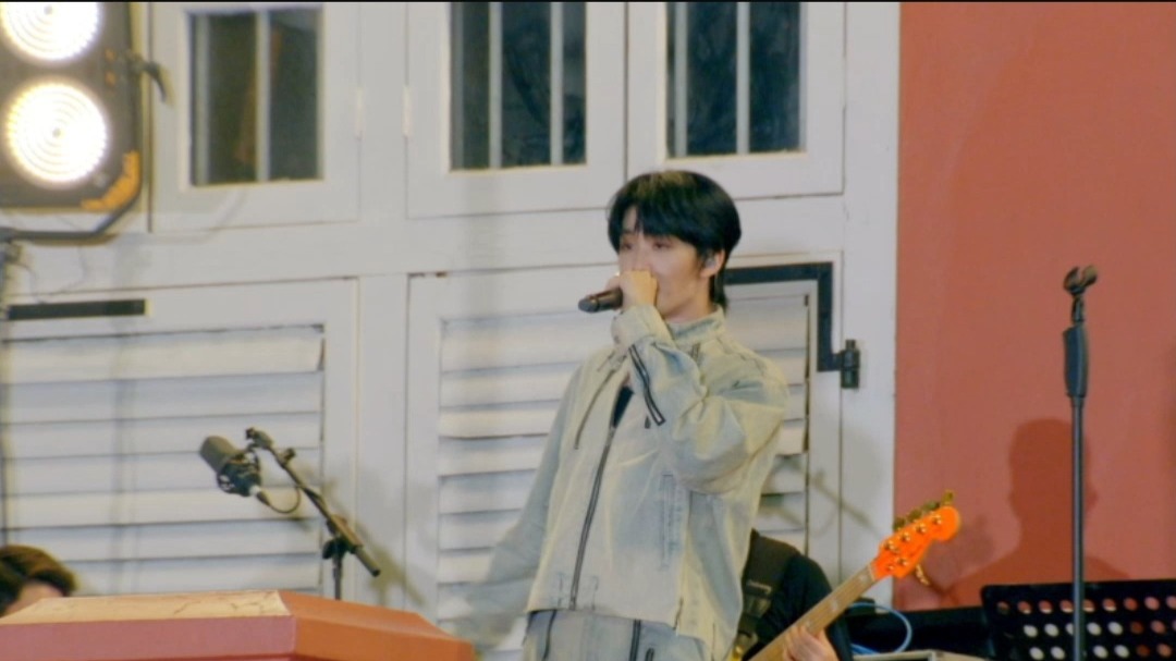王赫野磁性声线深情叙事，演绎遗憾情感里的自我独白