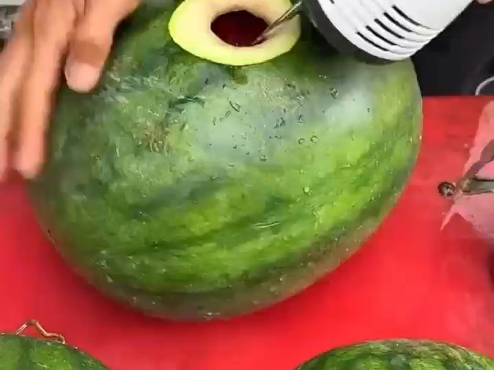 这是夏天吃西瓜的正确打开方式吗？