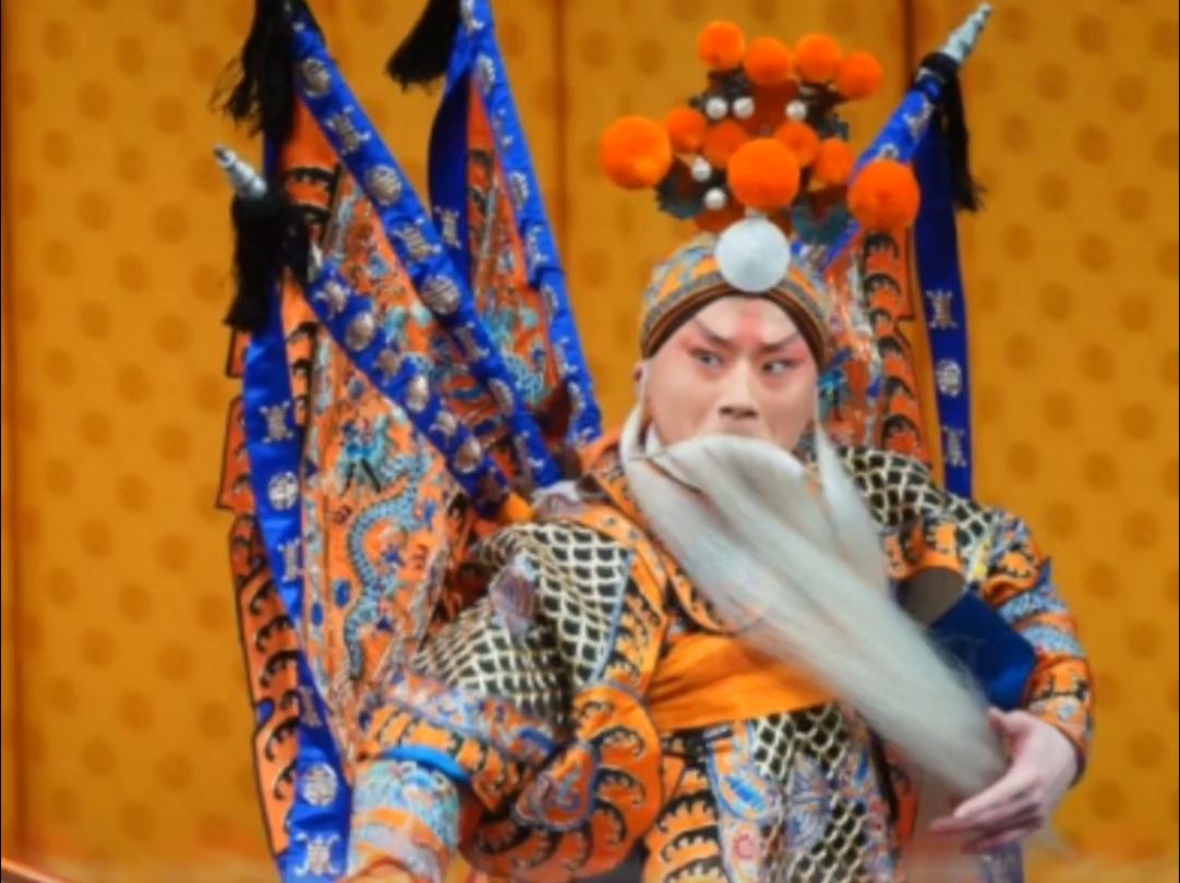 央视春晚，上海京剧院演员蓝天演绎《定军山》，唱响《难忘今宵》