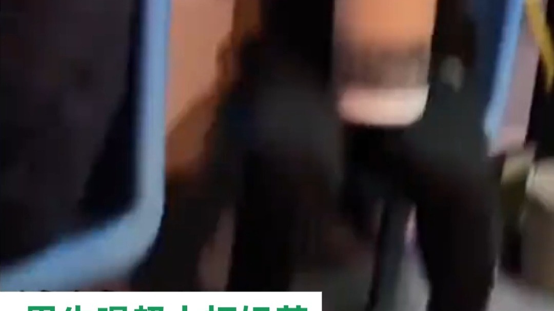 男子喝超大杯奶茶  胰岛素：是奶茶我们完了！！！