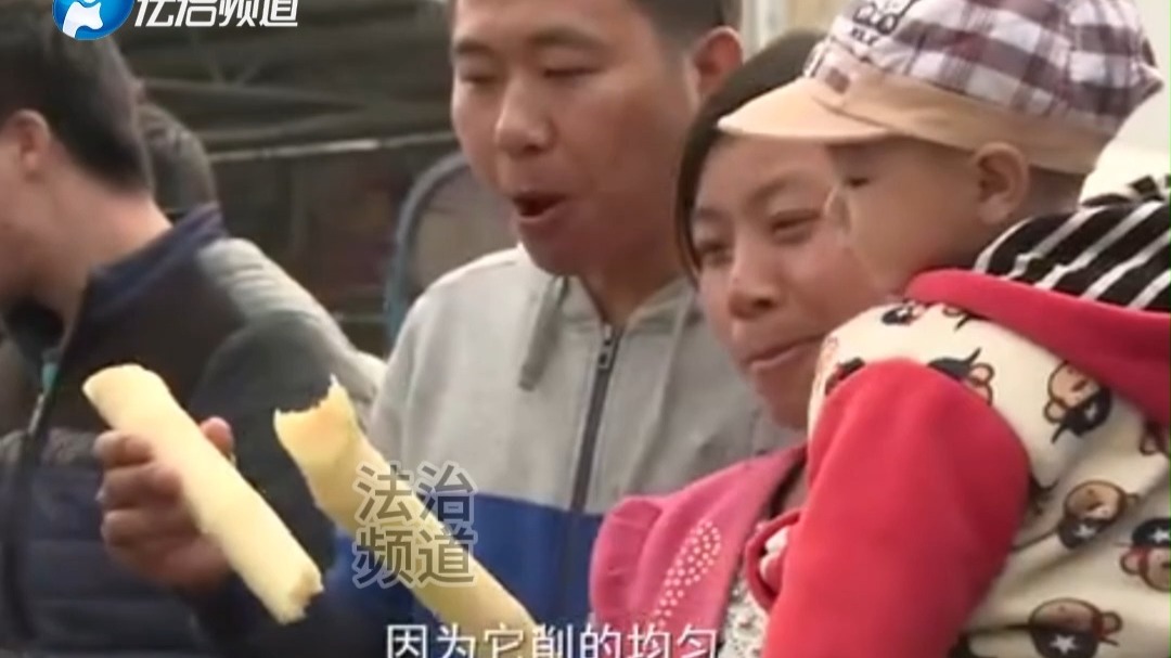 小伙发明甘蔗削皮机，削出来甘蔗干净卫生还无棱角