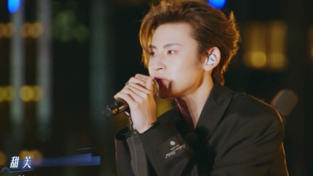 少年也识愁滋味小鬼松弛演唱伤感情歌