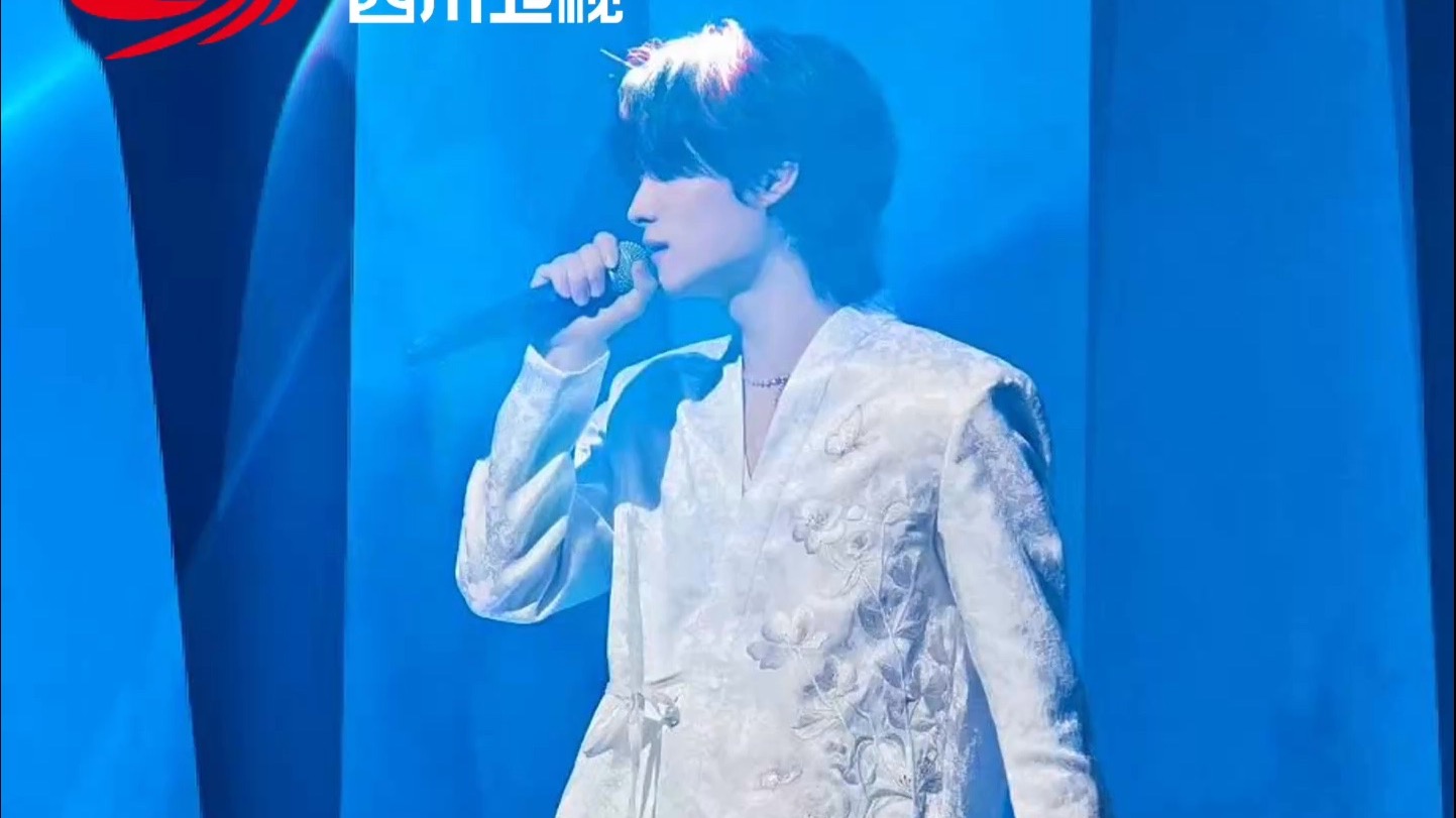井胧全新演绎《在水一方》，我们胧胧深情嗓音+经典歌曲真的绝