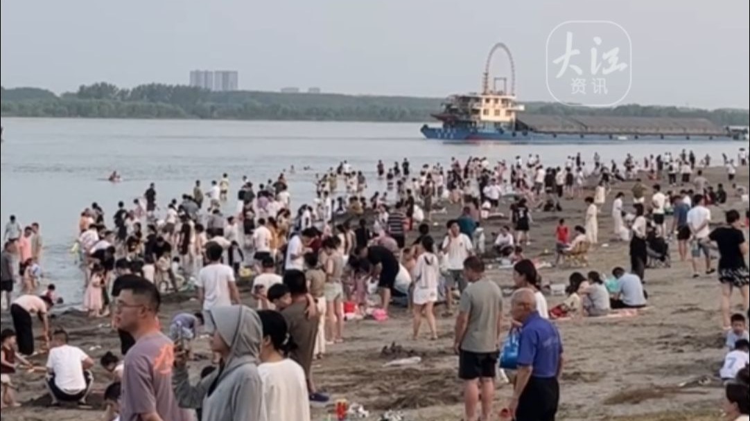 5分钟过江的快乐 芜湖大龙湾沙滩火爆出圈