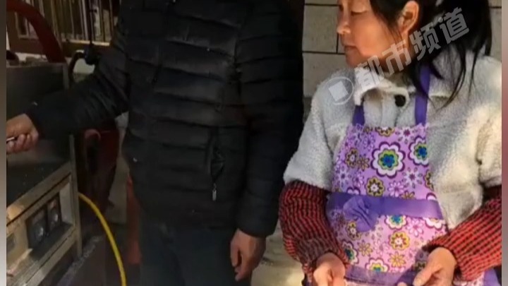 社恐第一次卖烧饼不好意思，在自家院子里摆上摊了