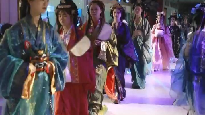 25名学生选手加模特，用化妆进行了一场视觉盛宴，网友直呼太美了
