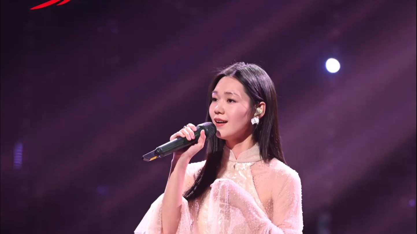 00后段奥娟演绎87版《红楼梦》主题曲《枉凝眉》，把歌曲悲怨的