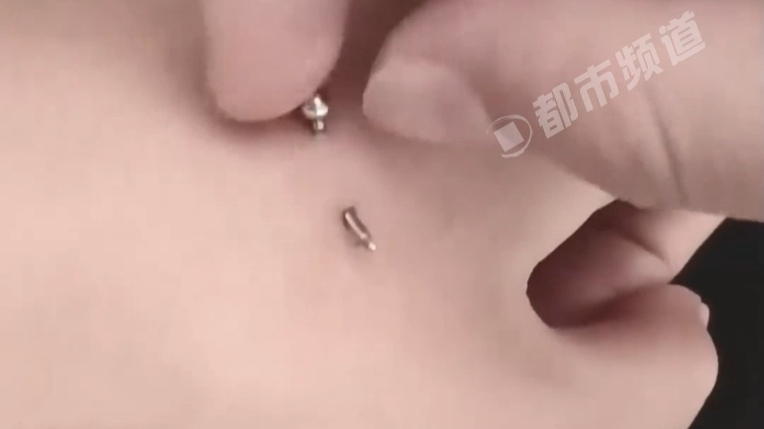 手上也能打钉？真的不会痛吗？