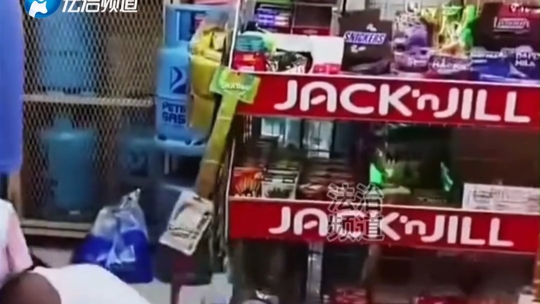 全世界都知道中国人会武功，不信 这回知道肉疼的滋味了吧