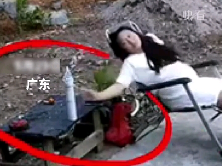 主人孕晚期缺氧,拿氧气瓶又意外脱落,狗狗见状连忙去捡 #狗狗 主人孕晚期缺氧,拿氧气瓶又意外脱落,狗狗见状连忙去捡 #狗狗