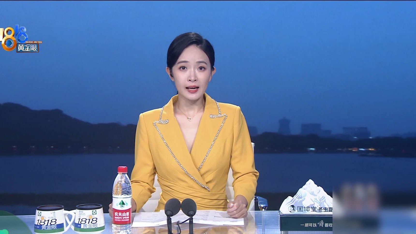 1818黄金眼完整版20250817：收快件和骑手起纠纷，被吓得不敢回家