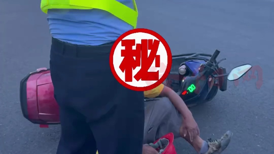 大爷闯红灯造成交通事故，交警劝说反而耍起无赖，交警无奈批评教