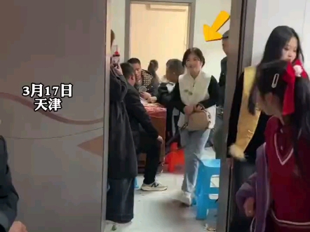 大姑姐参加弟弟婚礼，豪气上礼“一个亿”