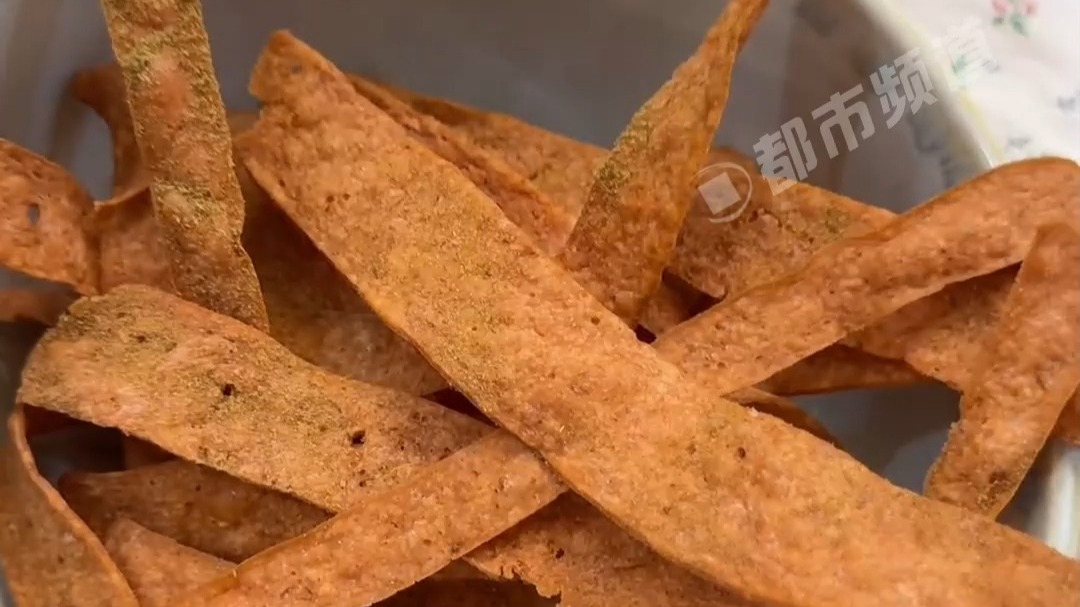 网友自制“淀粉肠薯片” “对自己好也要有个度”