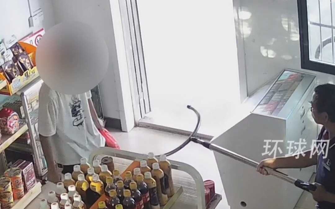 一男子在加能站拒付货款，还持刀威胁站长勇斗歹徒及时报警，协助