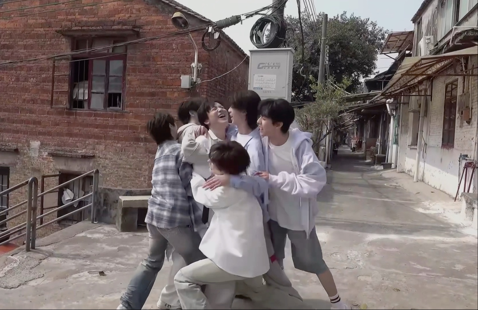 【奔赴少年CIIU】奔人图鉴-奔赴公寓火热招租中