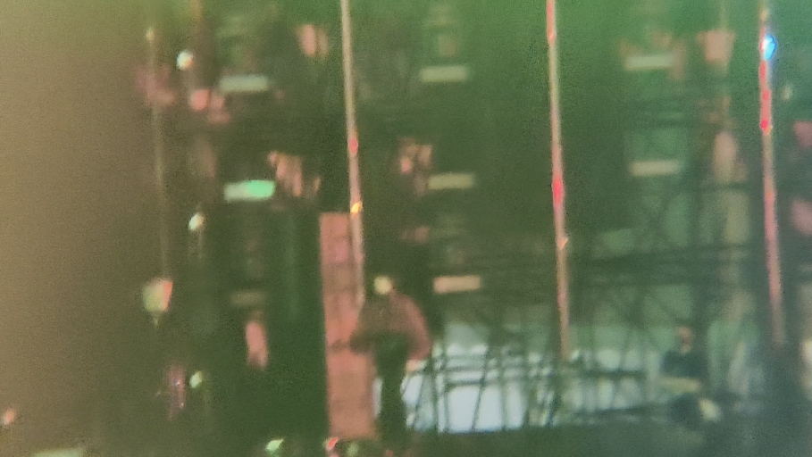 这个舞台你们能够看到一个绝望的主包，一个快要碎掉的主包，感觉