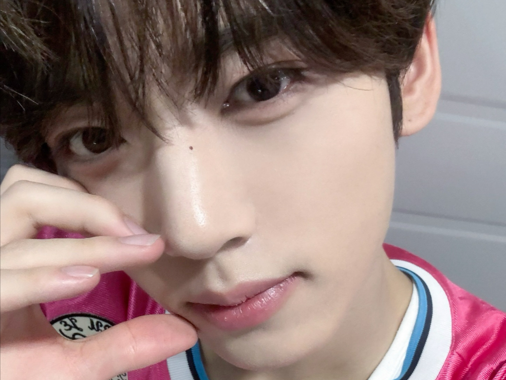 因为只喜欢你所以我愿意等好久见一面的你#韩维辰