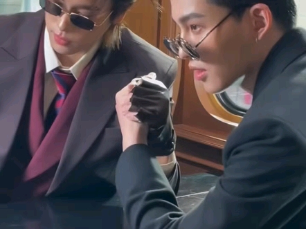 pondphuwin~~~~帅的没边了～太太帅了