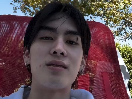 请问是泡温泉去了吗？