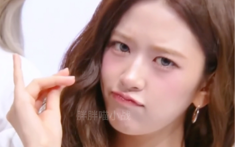 宥元的待机采访怼脸镜头