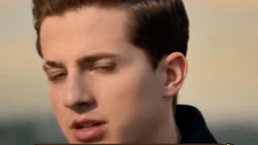 虽然我现在还要靠眉毛认人但是你一定听过他的歌！