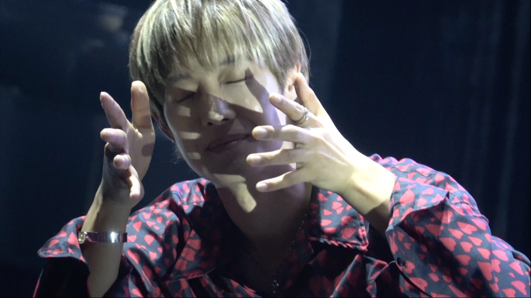 重现恶吻经典画面！好可爱！！！