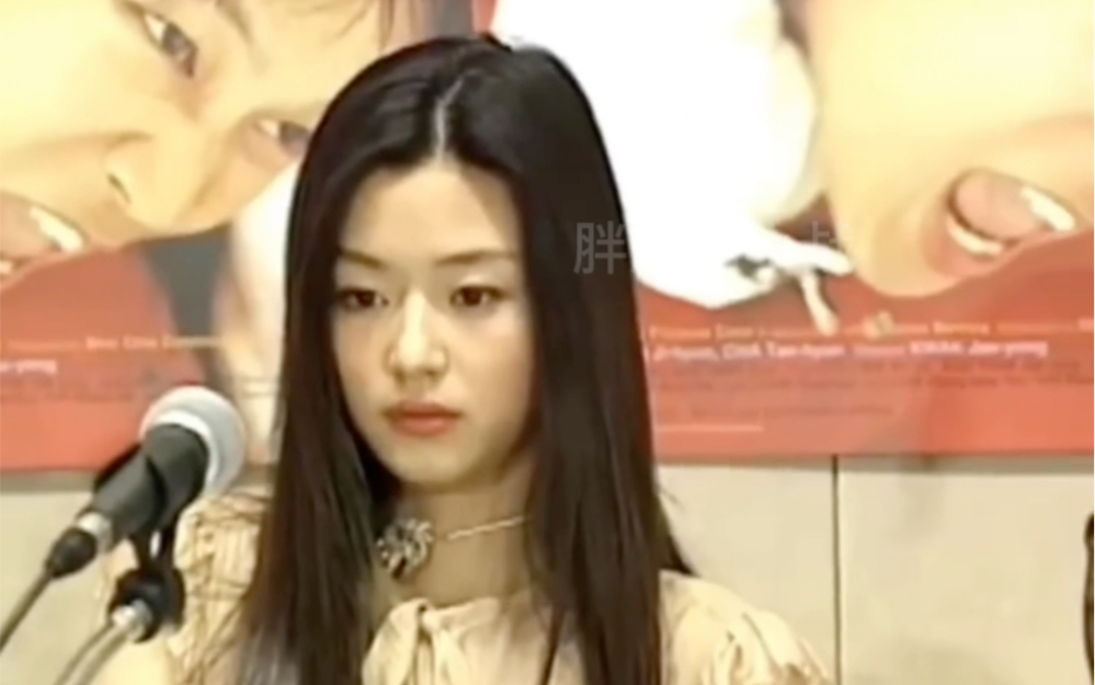 就是用这张脸19岁红遍亚洲