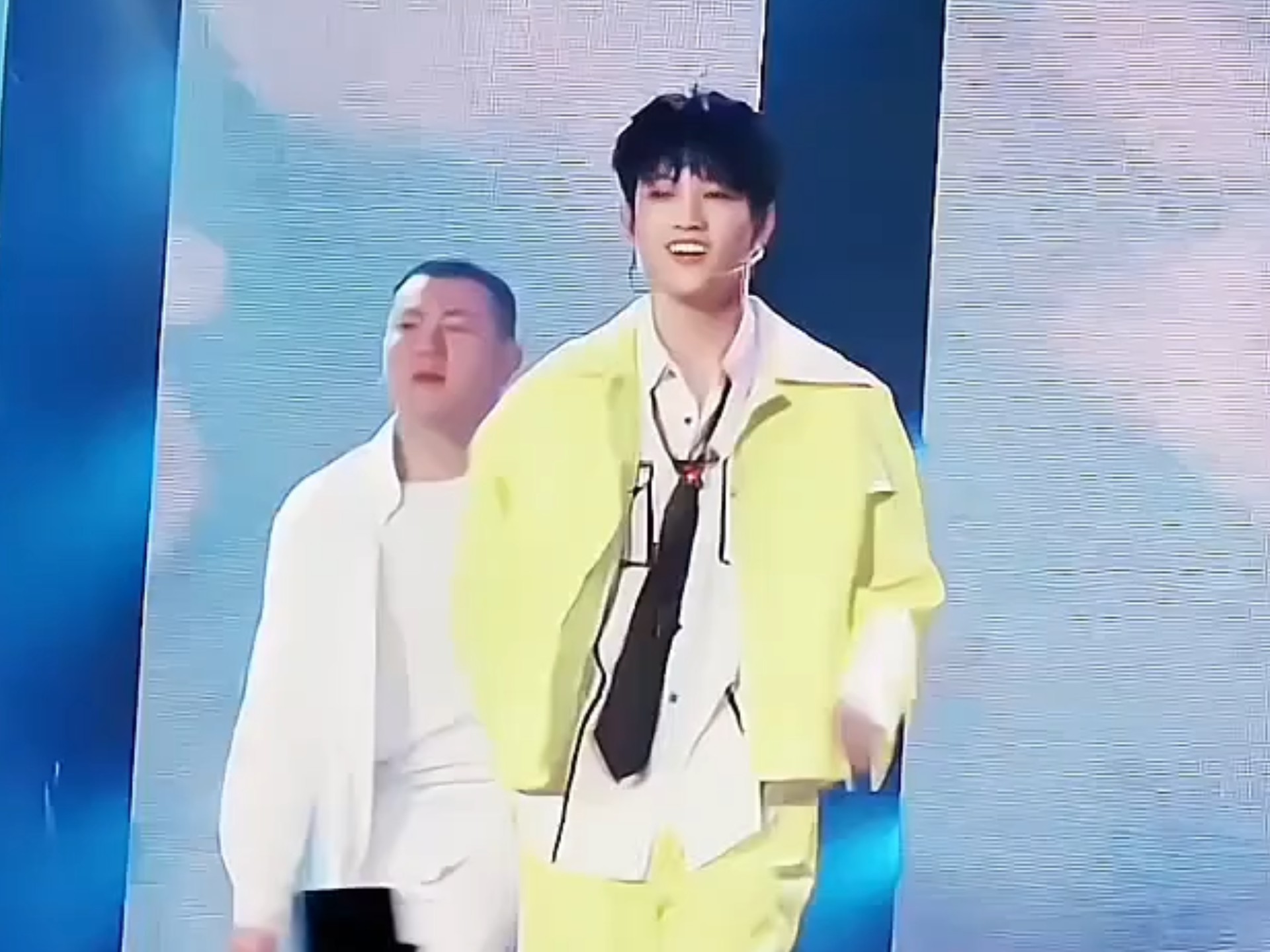 敖子逸不是不敢唱歌，他只是怕唱不好