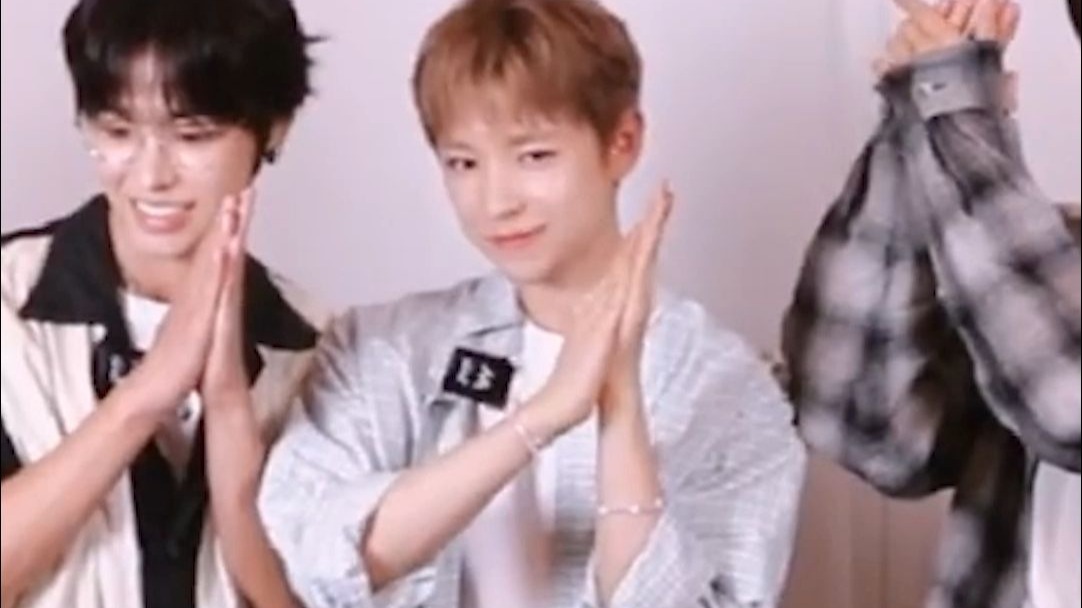 YUSHI小咪扫腿 扫扫扫