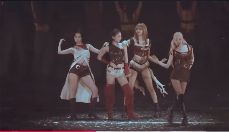 姐几个给了Kpop三年  舞台表现力还是没一个能打的