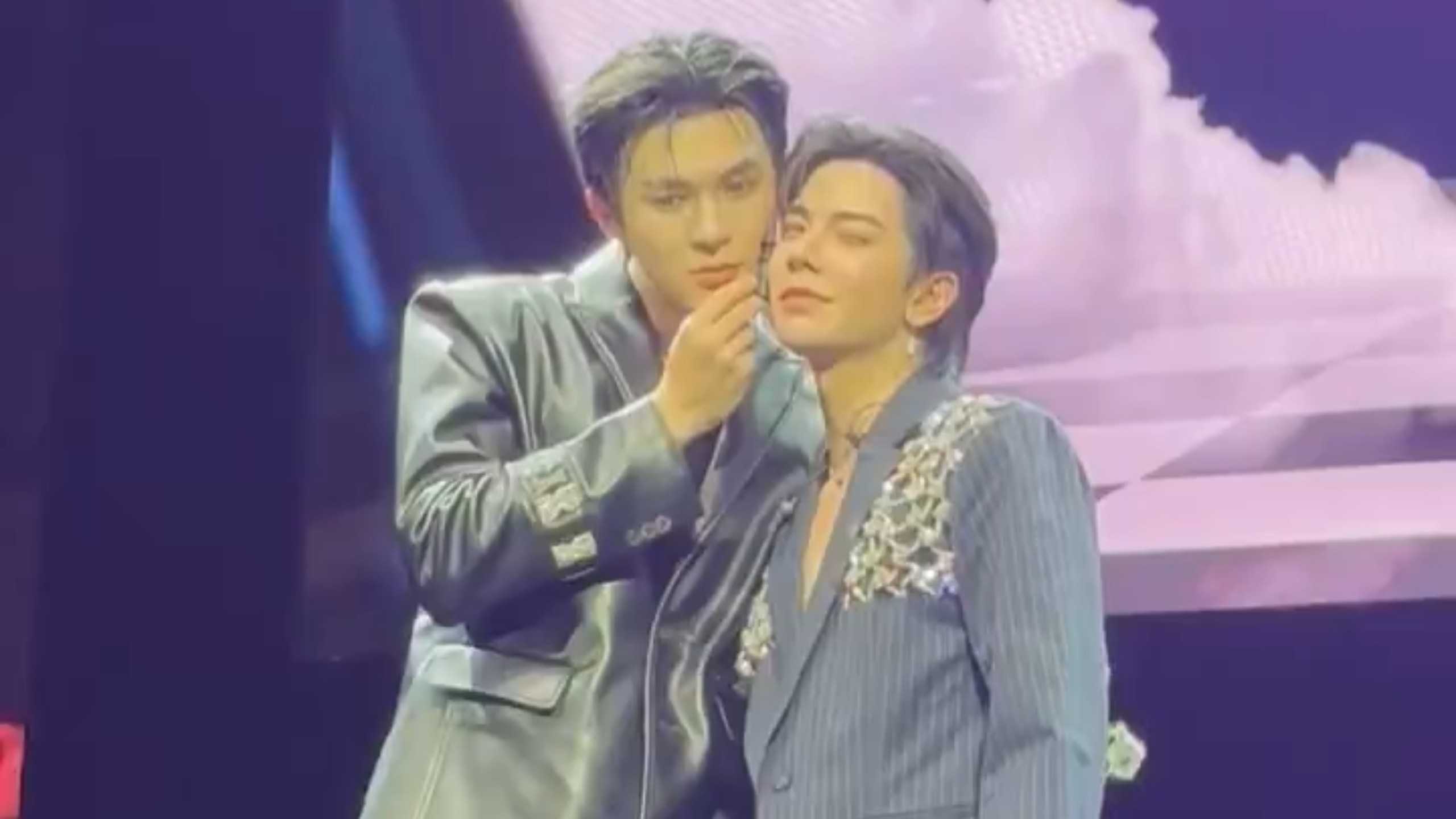 【BillyBabe】早上迎接我们的早餐是CP的甜蜜亲亲