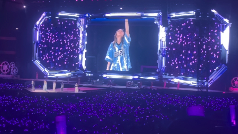 现场才能懂 Give me a g. Give me an e. Give me an m.的生