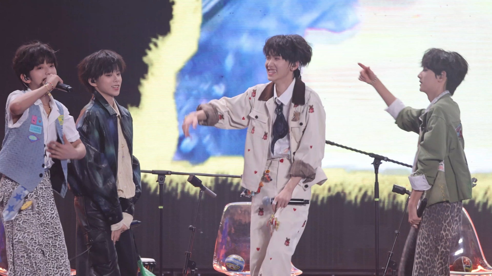 左奇函《路灯下的小姑娘》直拍|250817青岛肆意生长见面会|4k