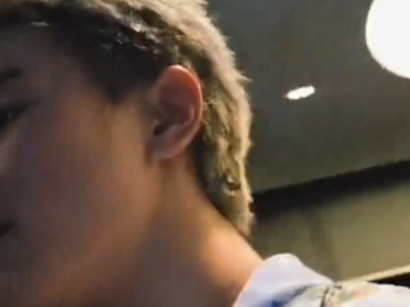 PondPhuwin  丝丝表示:你个老六（噗噗）这里是直播间，不是个人视