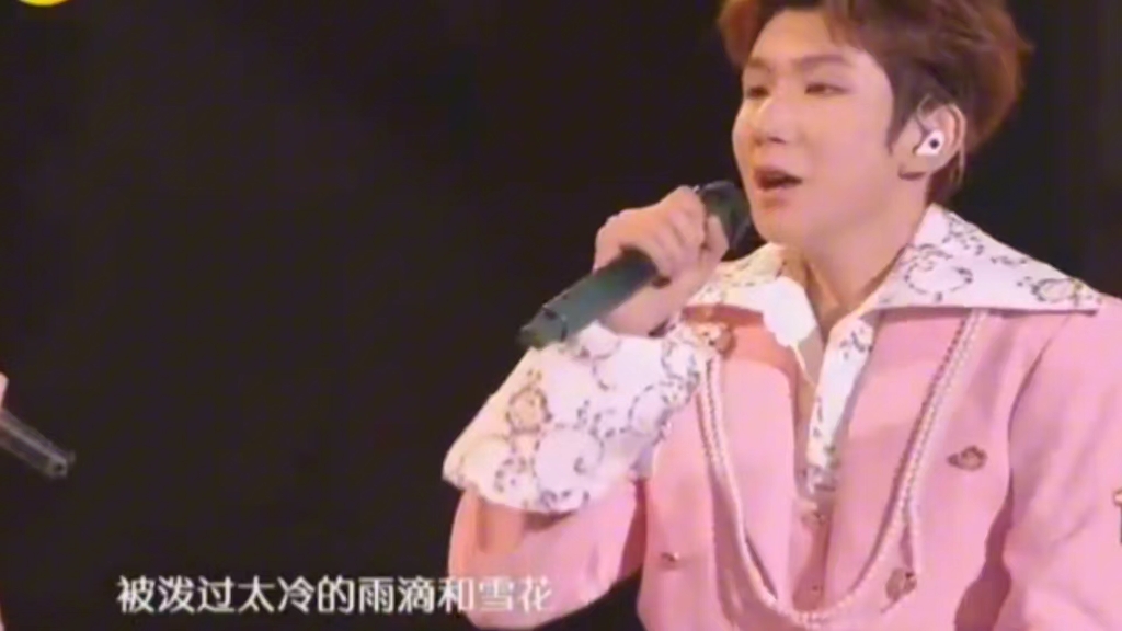 内娱明星真好混...哞哞叫的王源居然也能在鸟巢开两场演唱会