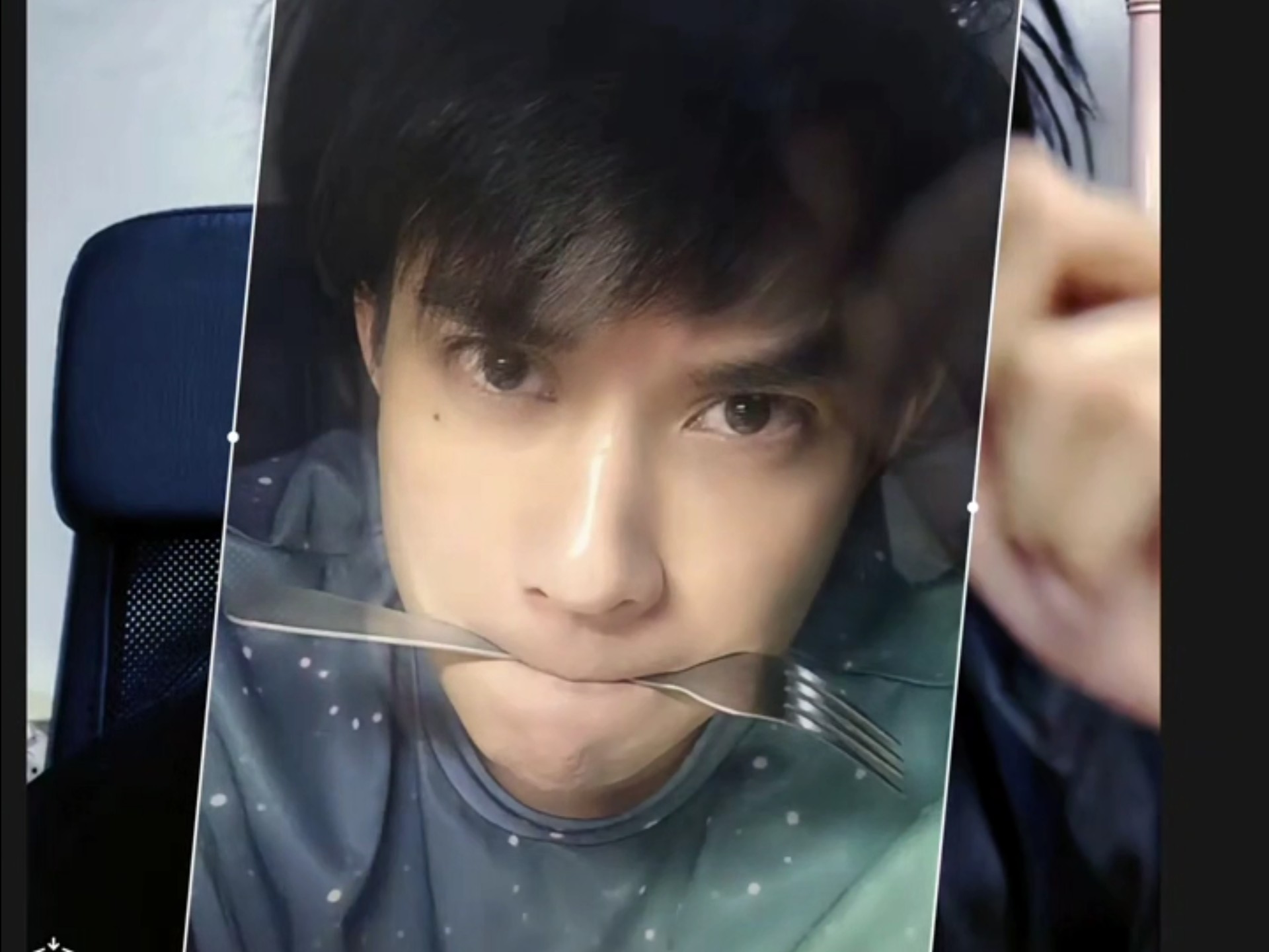 【冯建宇】幸福他永远满座……